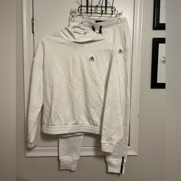 Moose Knuckles Motion White Tracksuit - Picture 6 of 6